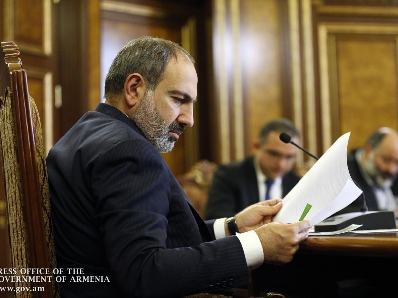 Правительство Армении окажет поддержку экономике в размере 306 млн долларов - премьер