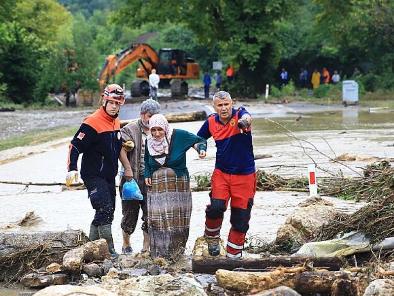 Эрдоган объявил зоной стихийного бедствия три провинции на севере Турции