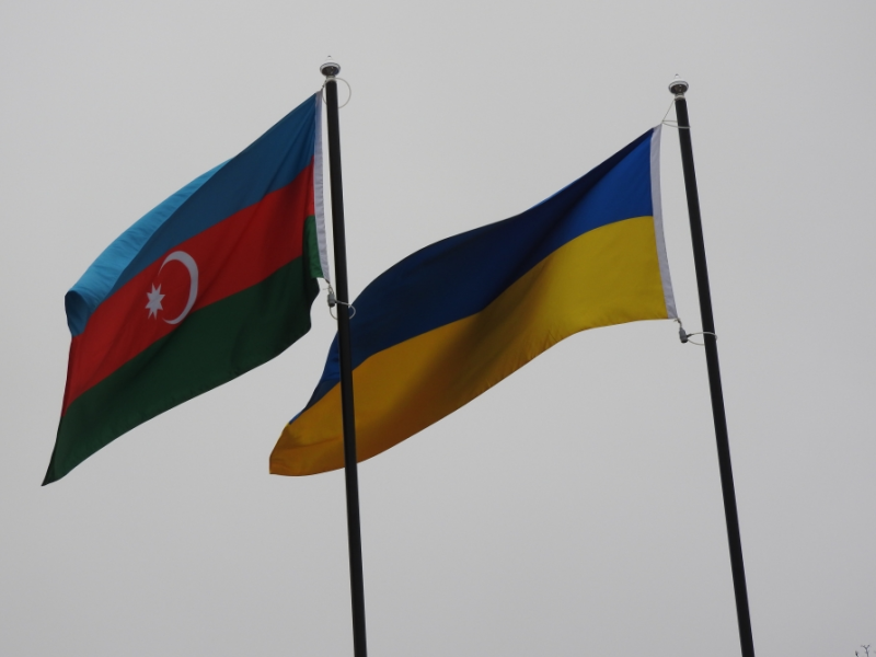 Украина предложила Азербайджану помощь и свои хранилища для поставок газа в Европу