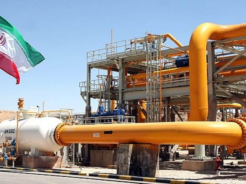 Иран увеличит экспорт нефти в ответ на санкции США - вице-президент Ирана