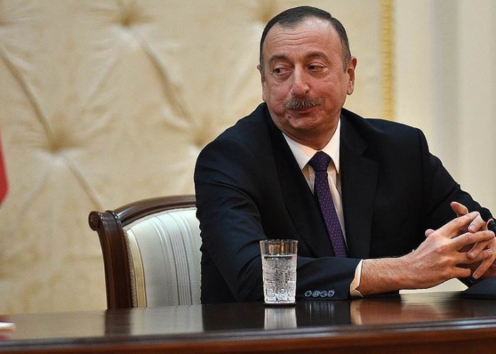 BBC: В соцсетях не знают о соперниках Алиева на выборах президента Азербайджана