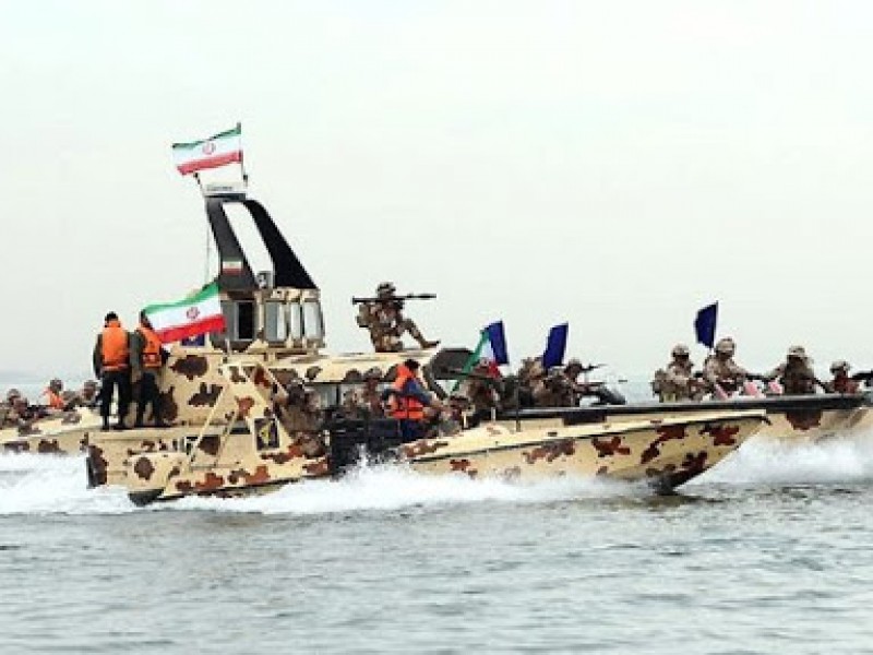 Пентагон: катера Ирана осуществили «опасные и провокационные» манёвры у кораблей ВМС США 