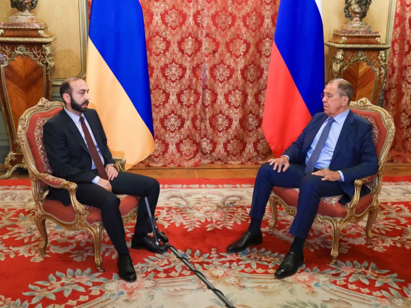Лавров: Миссия ЕС в Армении превращается в миссию НАТО