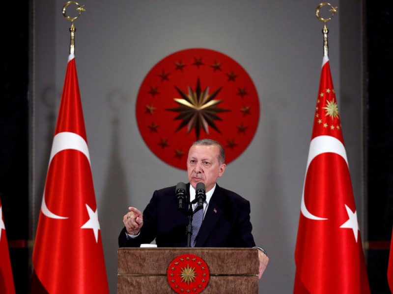 С сегодняшнего дня Эрдоган единолично будет контролировать власть в Турции