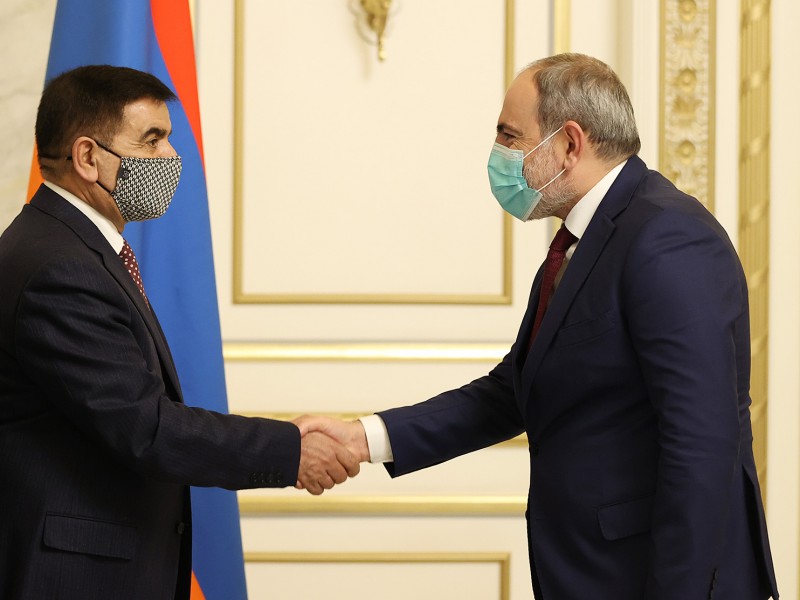 Пашинян принял министра обороны Ирака и поговорил с ним о карабахской проблеме