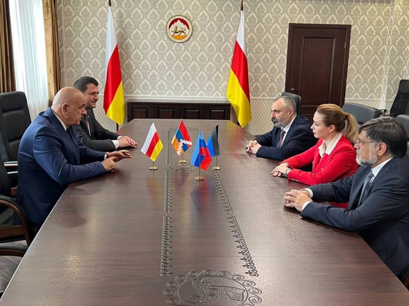 Глава МИД Арцаха встретился с коллегами из Южной Осетии, ДНР и ЛНР