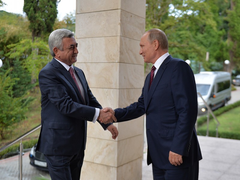 Президенты Армении и России поздравили друг друга с годовщиной договора о Дружбе