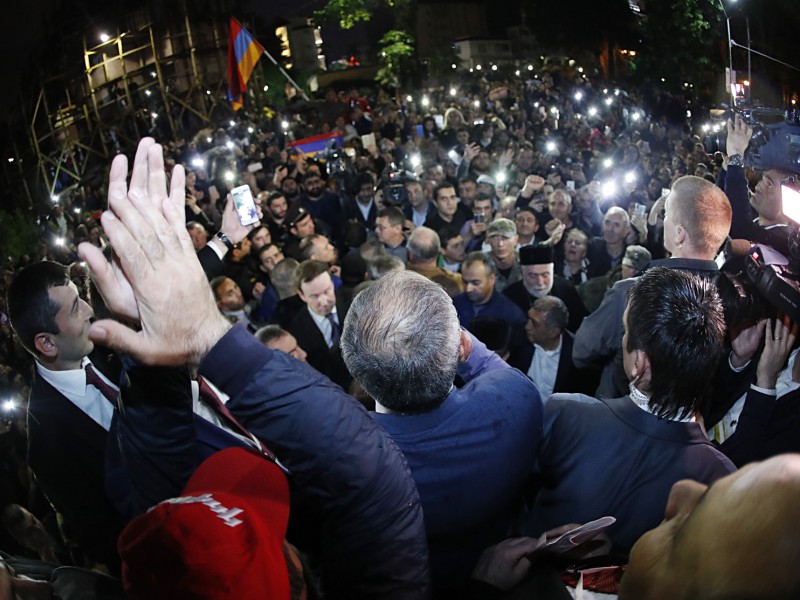«Благодарим братскую Россию», но пора домой – Пашинян обратился к армянам в Сочи