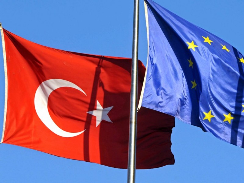 Большинство турок всё ещё поддерживают вступление в ЕС