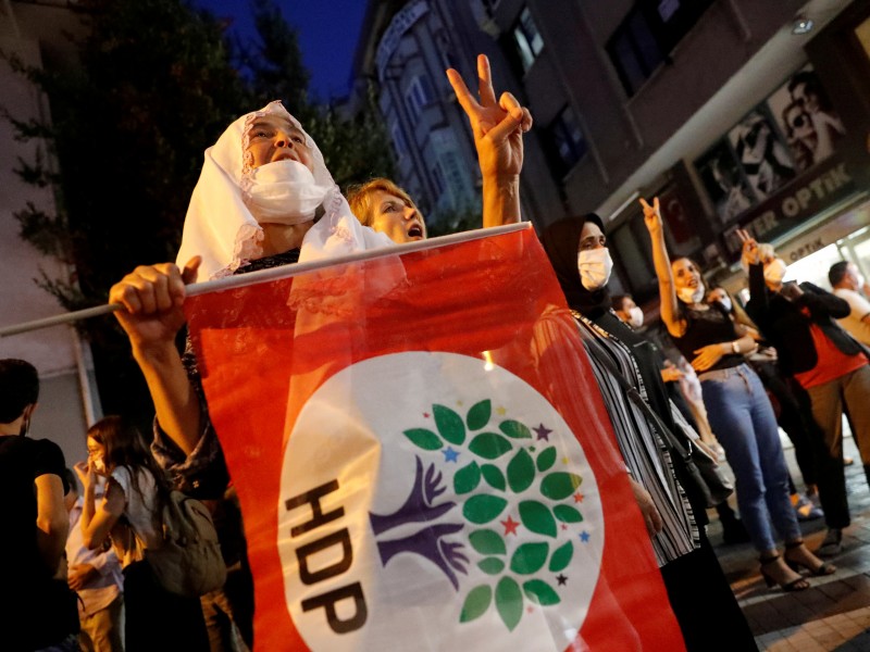 КС Турции предоставил оппозиции дополнительное время на подготовку защиты