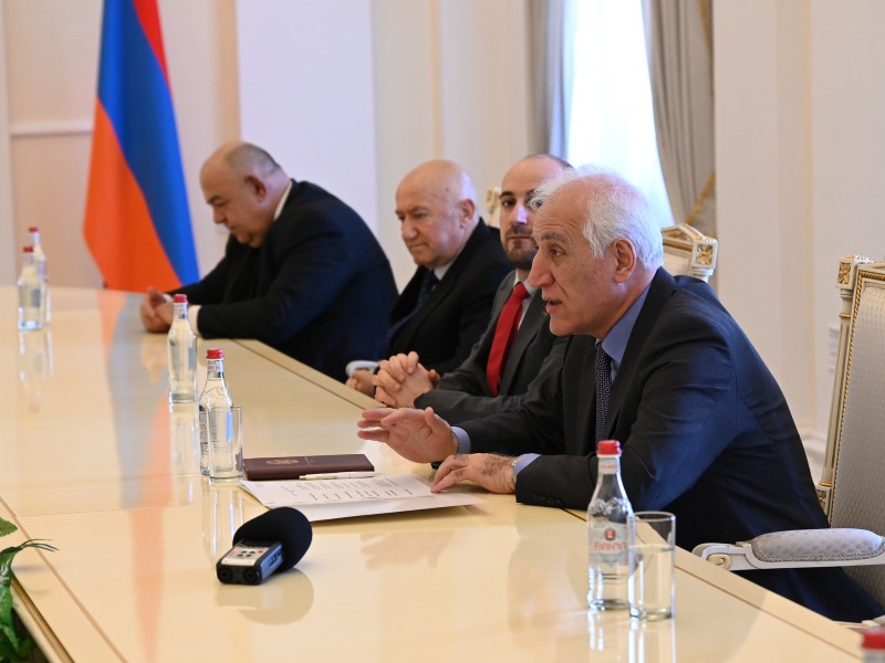 Хачатурян и парламентарии Арцаха обсудили перспективы реализации образовательных проектов