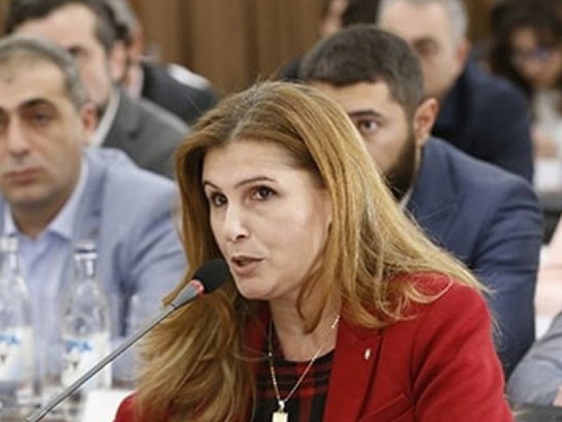 Изабелла Абгарян выходит из фракции «Мой шаг» Совета старейшин Еревана