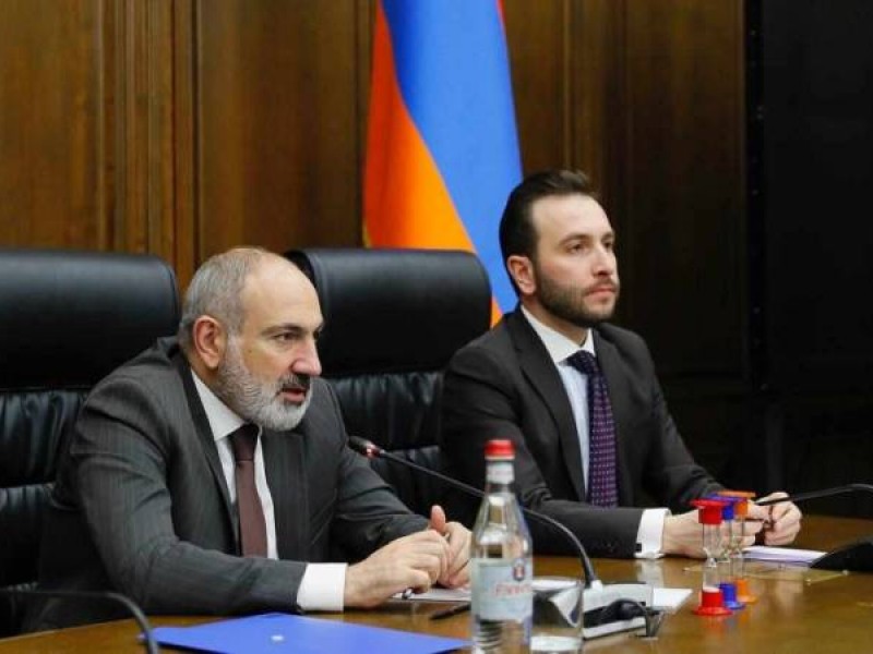 Премьер-министр Никол Пашинян провел встречу с фракцией “Гражданский договор”