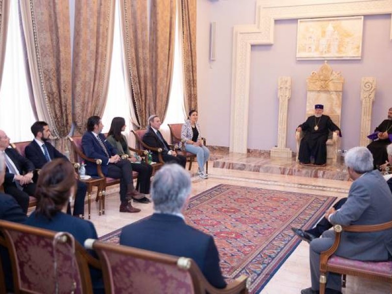 Католикос Всех Армян принял делегацию аргентинских общественных деятелей