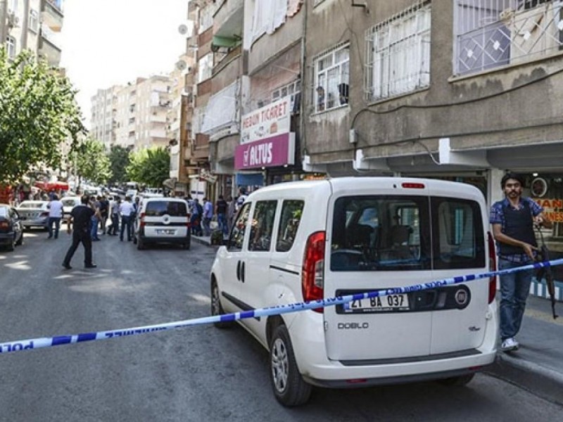 На юге Турции в полицейском автобусе прогремел взрыв