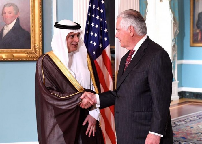 Тиллерсон обсудил с главой МИД Саудовской Аравии кризис в Персидском заливе