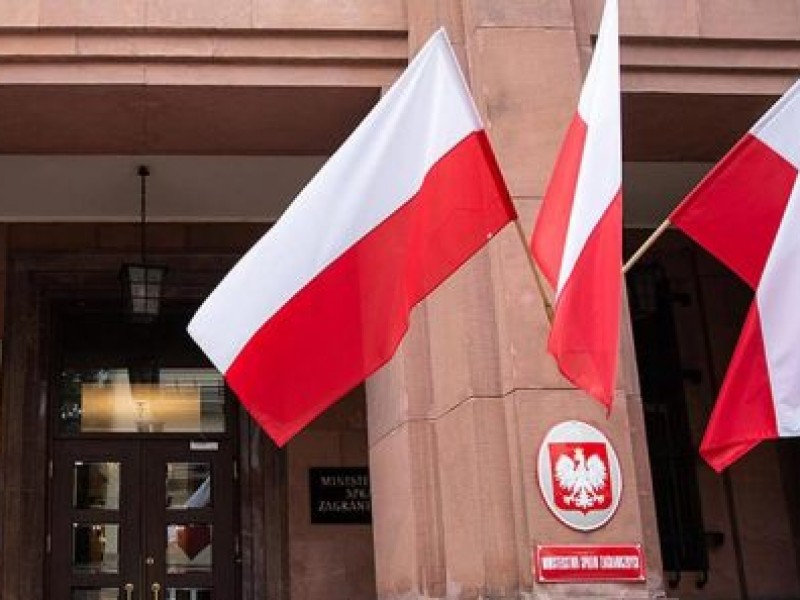 МИД Польши рекомендовал польским гражданам уехать из Белоруссии