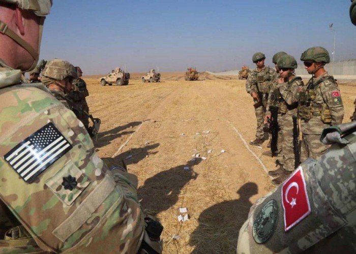 Главы Генштабов США и Турции обсудили ситуацию в Сирии
