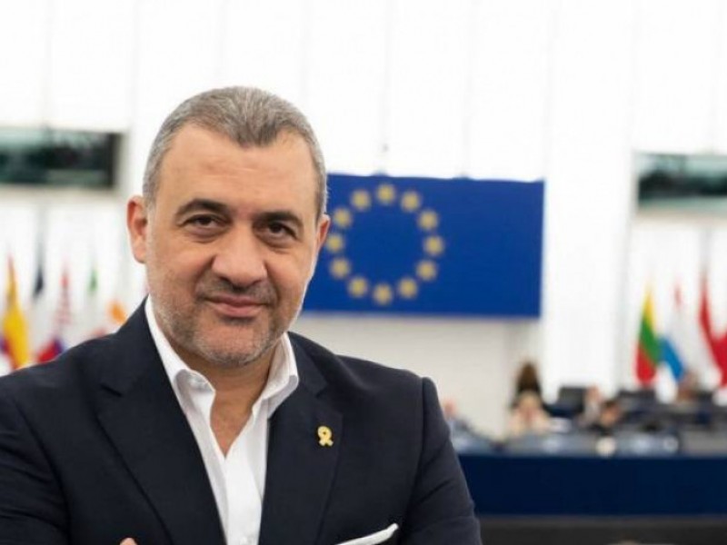 Лукас Фурлас обратился в Европейскую Комиссию в связи с открытием в Баку 