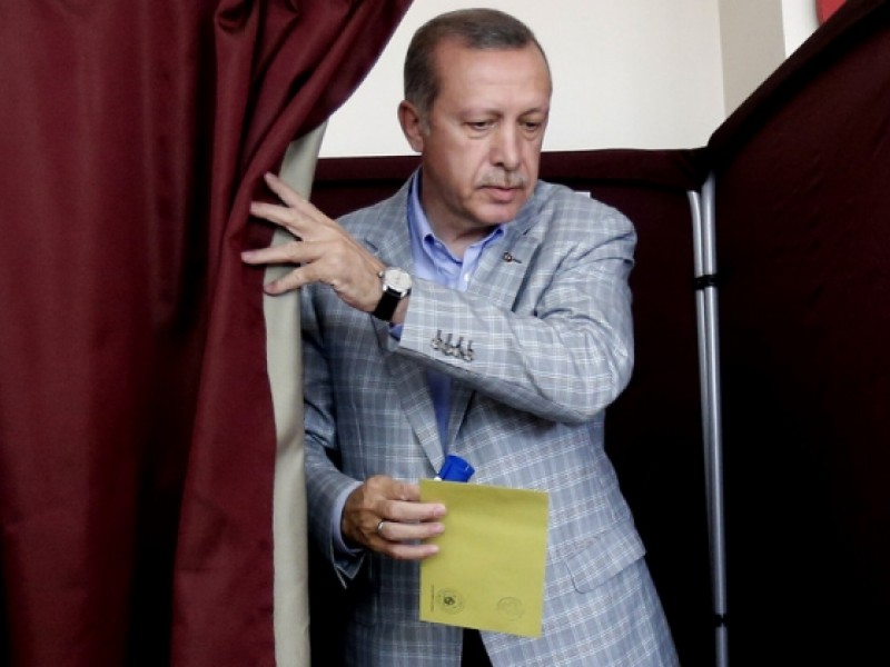 Соцопрос в Турции: Рейтинг Эрдогана резко упал