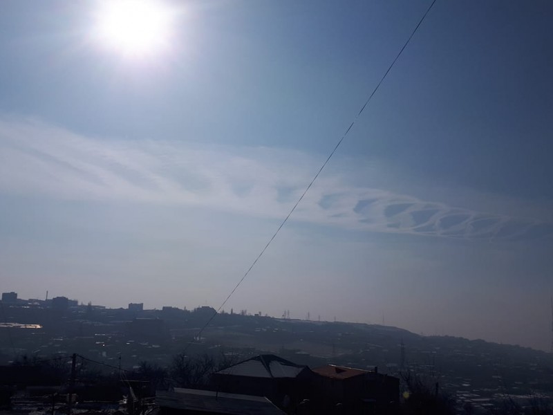 Что за странное облако над Ереваном?  Главный метеоролог страны опубликовал снимок 