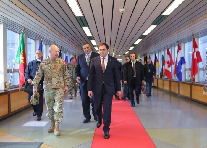 Сурен Папикян посетил Верховное командование союзными силами НАТО в Европе