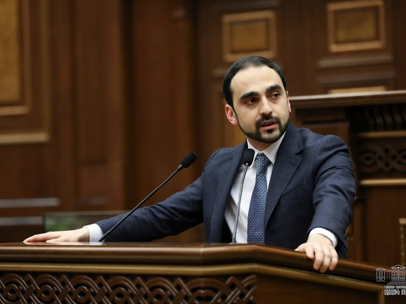 Власти Еревана решают вопрос обустройства убежищ
