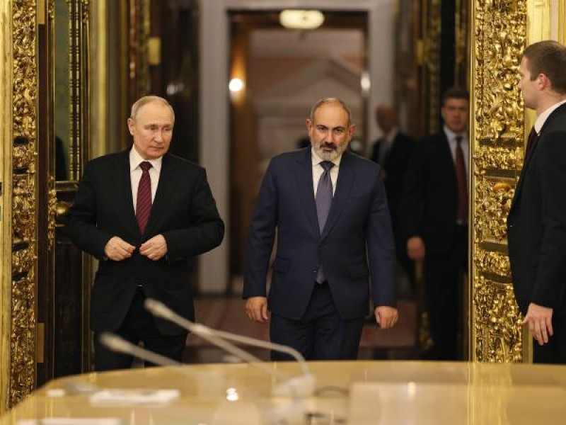 Песков: Путин поговорит с Пашиняном, если тот приедет на встречу СНГ в Петербург