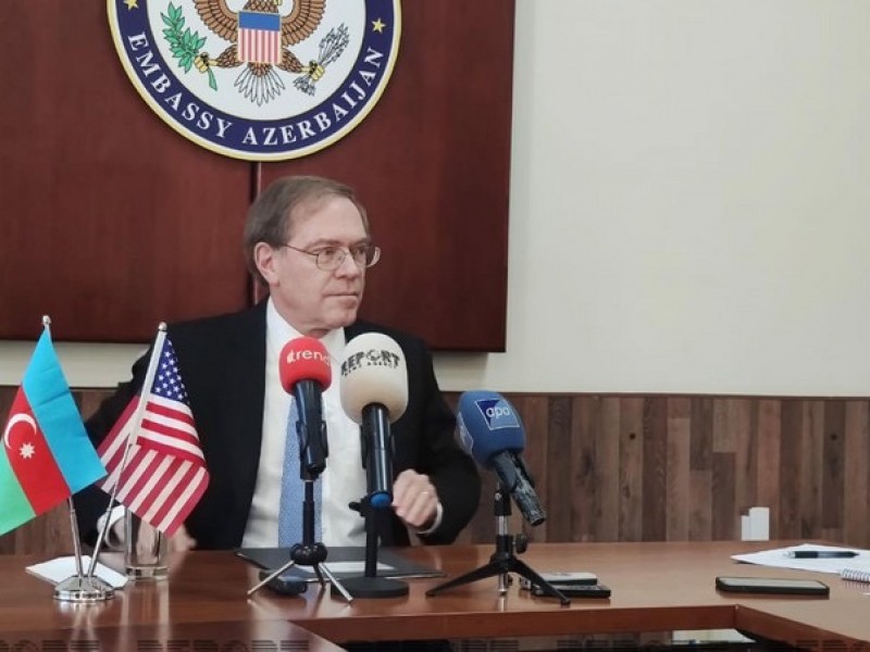 Посол США в Баку: три американские компании участвуют в проектах в Карабахе 