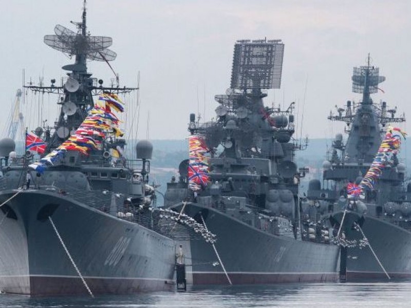 В Каспийске будет построена полноценная военно-морская база - Шойгу
