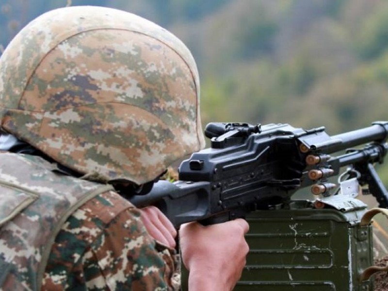 ВС Азербайджана вновь открыли огонь из стрелкового оружия разного калибра - МО