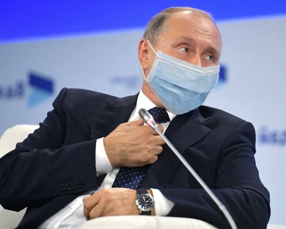 Владимир Путин ушёл  самоизоляцию из-за случаев коронавируса в своём окружении