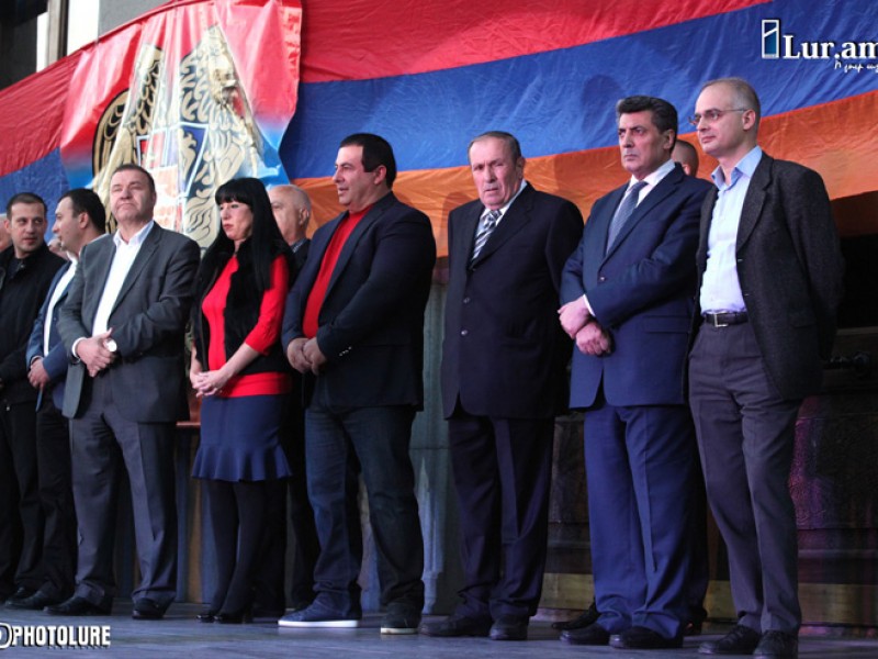 “Политический стриптиз” армянской оппозиции 