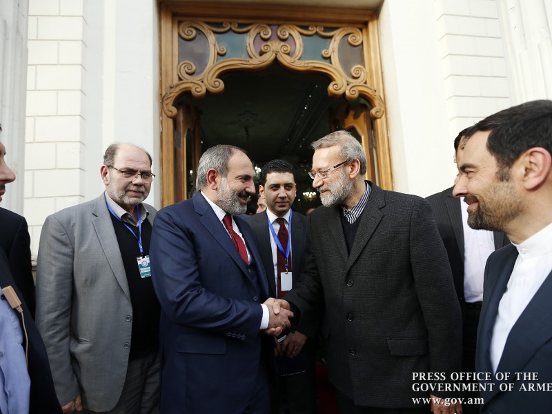 Пашинян и Лариджани отметили важность соглашения о свободной торговле между Ираном и ЕАЭС