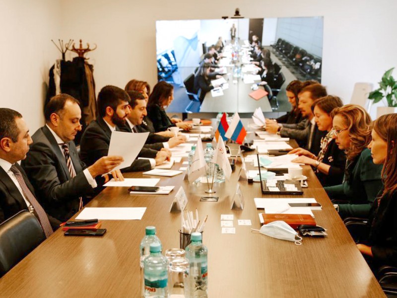 Замминистра экономики Армении встретился с деловыми кругами России