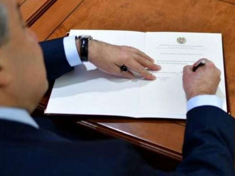 Аршак Карапетян - министр обороны, Сурен Папикян - вице-премьер: президент подписал указ 
