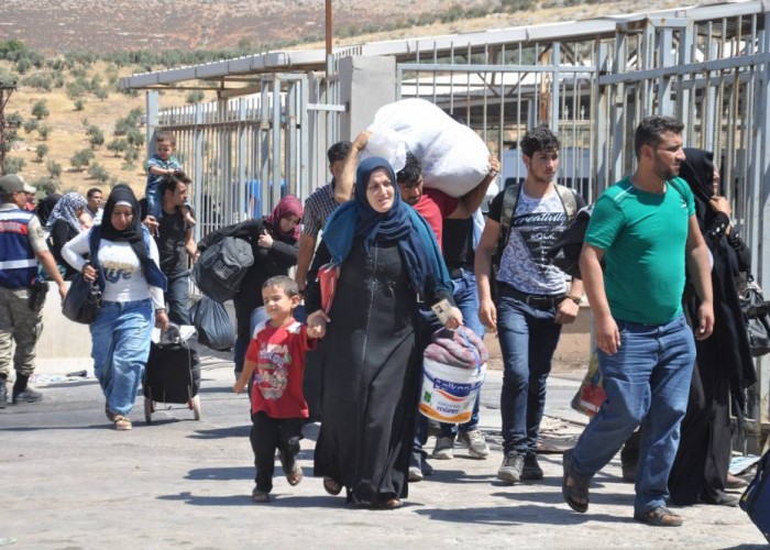 В Сирию за сутки вернулись более 800 беженцев