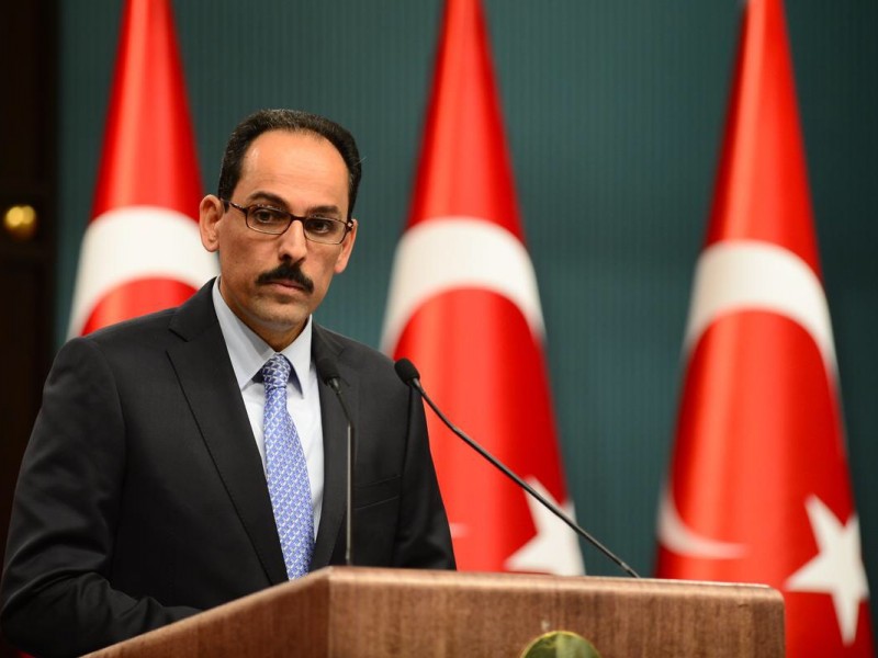 Пресс-секретарь Эрдогана подверг критике слова Макрона о геноциде армян 