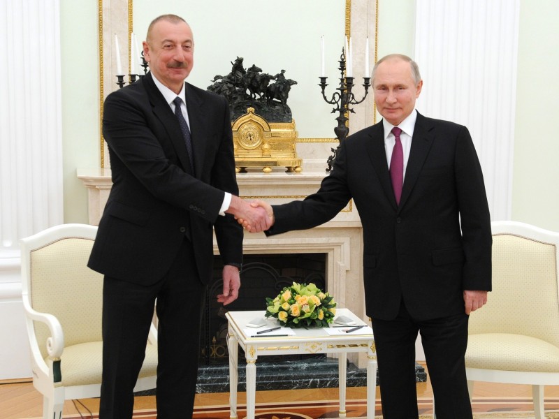 Путин и Алиев начали переговоры в Кремле