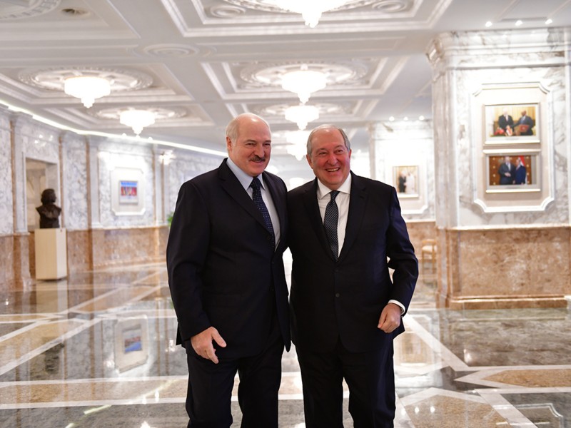 Армен Саркисян направил поздравительное послание Александру Лукашенко 