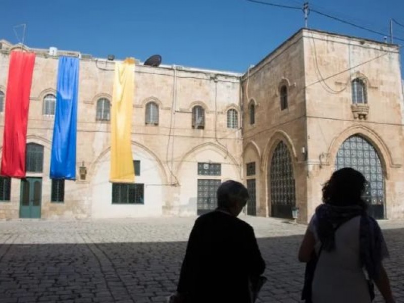 В Израиле попытались бульдозерами снести старинные стены армянского квартала 