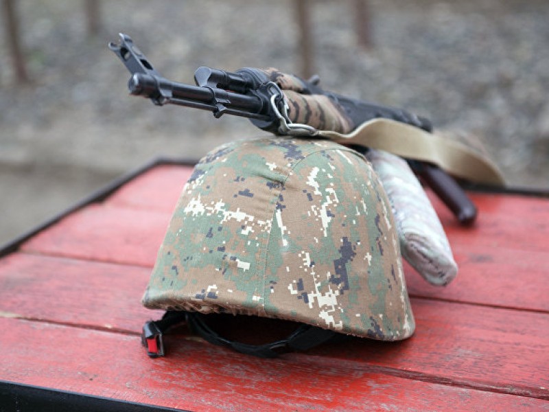 Армянский военнослужащий погиб на границе от выстрела с азербайджанской стороны