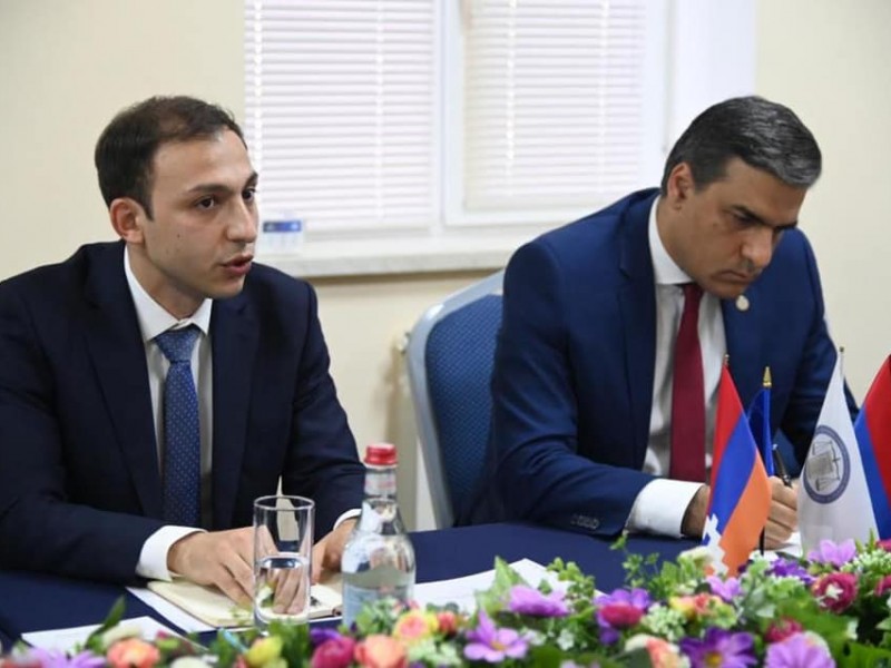 Омбудсмены Армении и Арцаха представили докладчику ПАСЕ военные преступления Азербайджана
