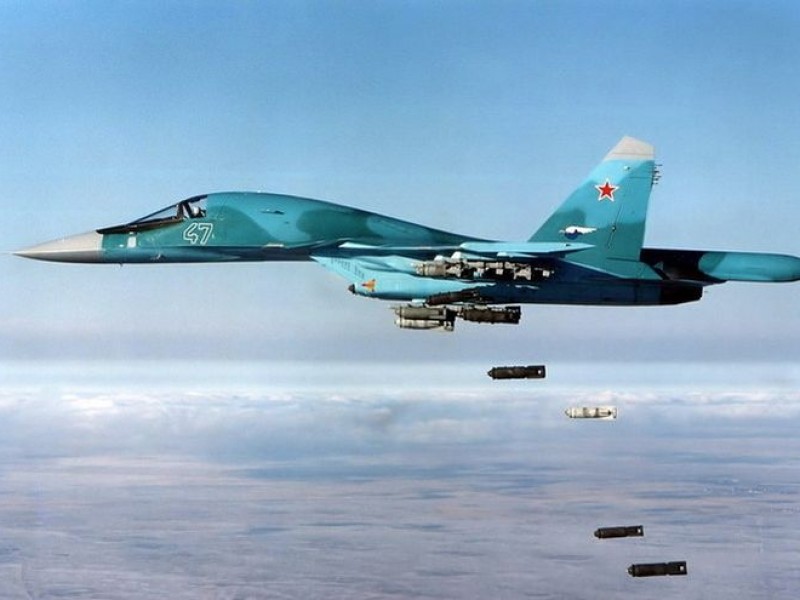 Российская авиация подвергла мощной бомбардировке позиции боевиков в сирийском Идлибе