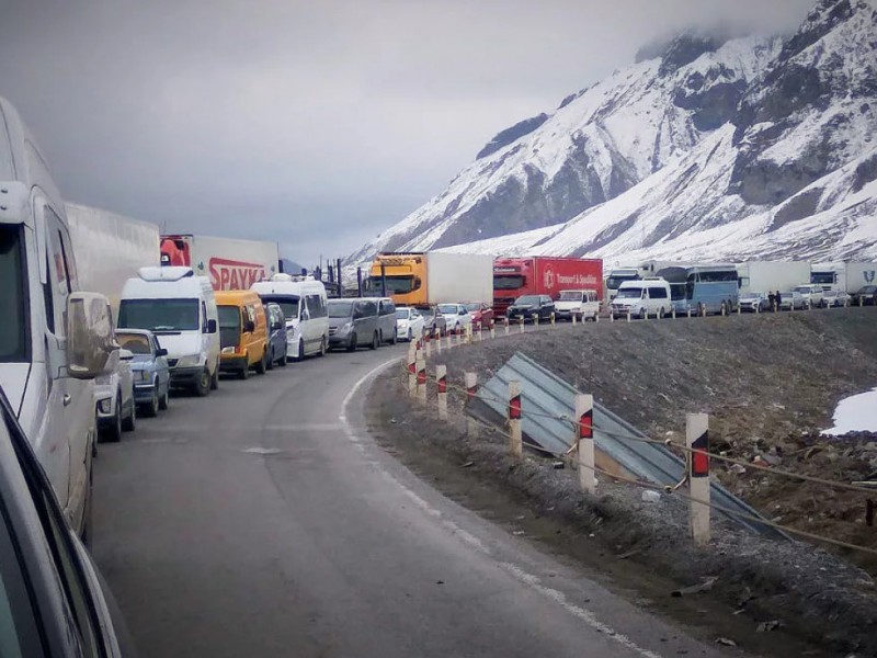 Автомагистраль Степанцминда-Ларс закрыта для всех видов транспортных средств