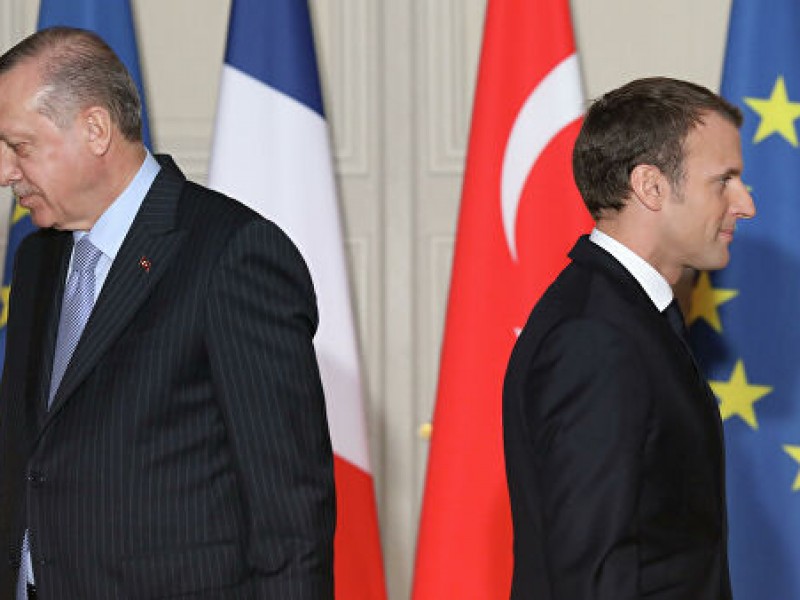 Глава МИД Франции пригрозил Турции санкциями из-за резких высказываний Эрдогана
