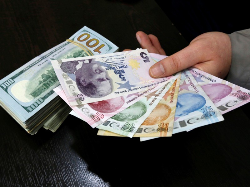 Правительство Турции отложило до октября планы по увеличению налогов для богатых