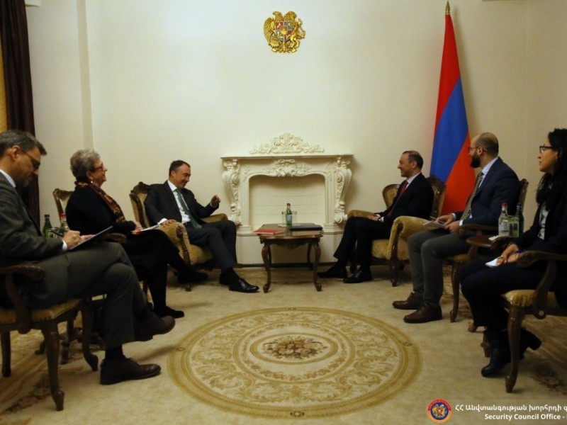 Григорян и Клаар обсудили ситуацию на армяно-азербайджанской границе