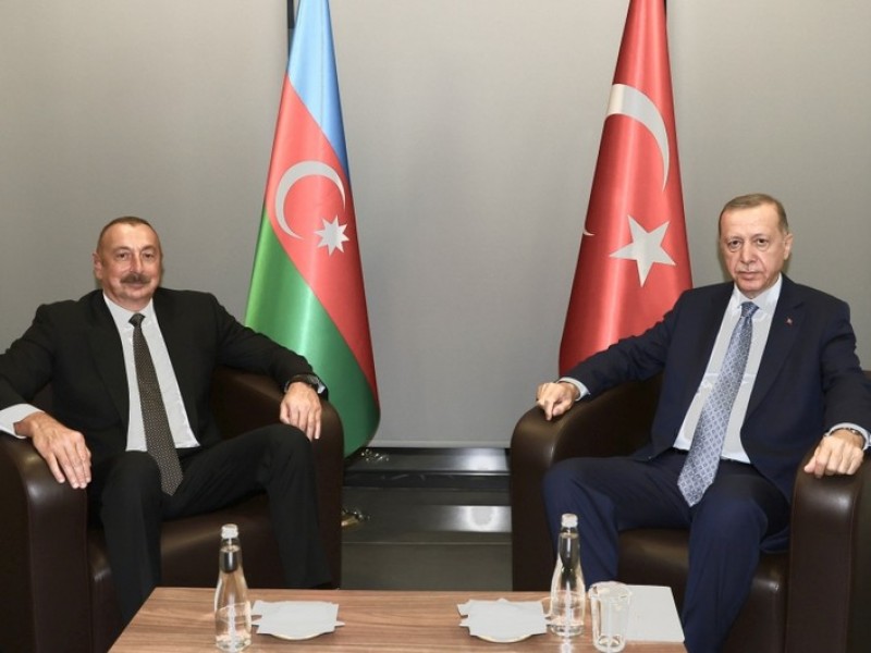 Эрдоган высказал Алиеву поддержку Турции в связи с последними событиями в Карабахе