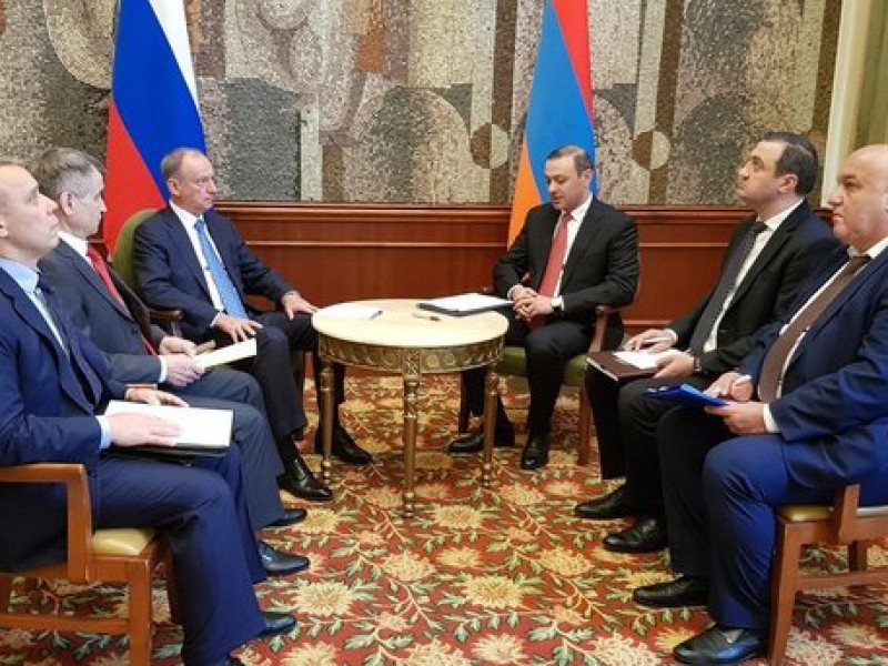 Секретари Совбезов Армении и России обсудили широкий круг вопросов